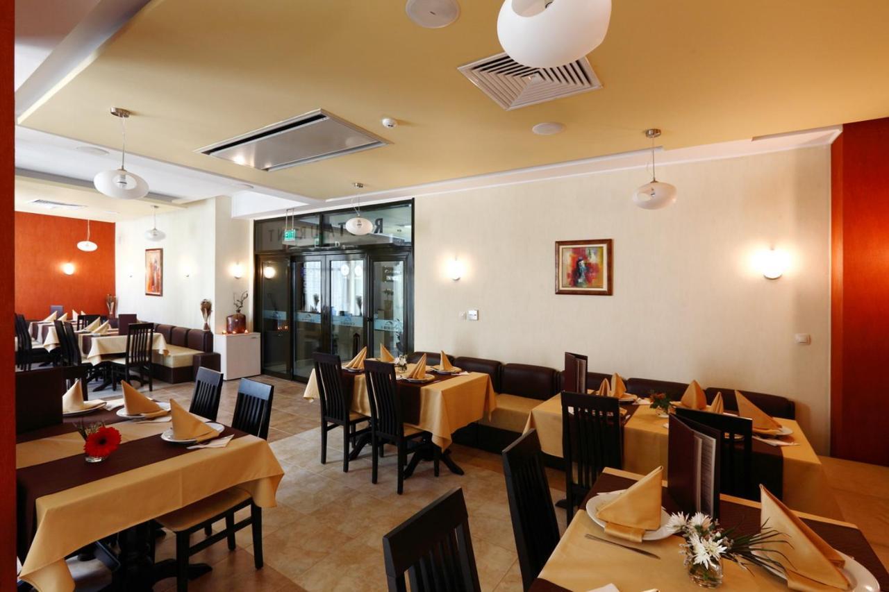 Evridika Hotel Devin Bagian luar foto