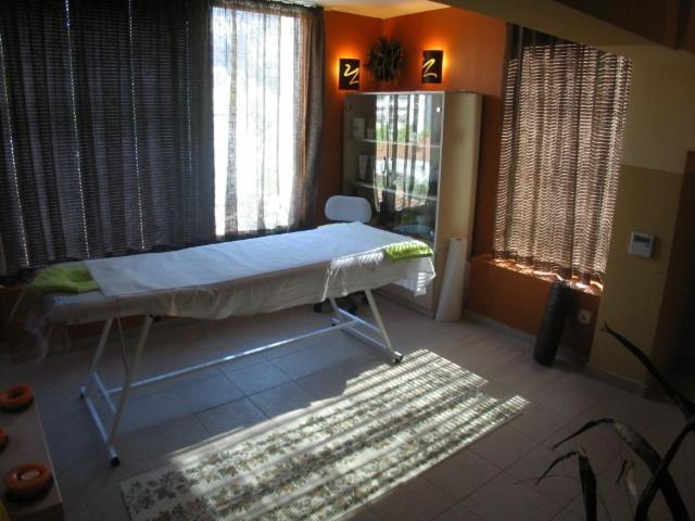 Evridika Hotel Devin Bagian luar foto