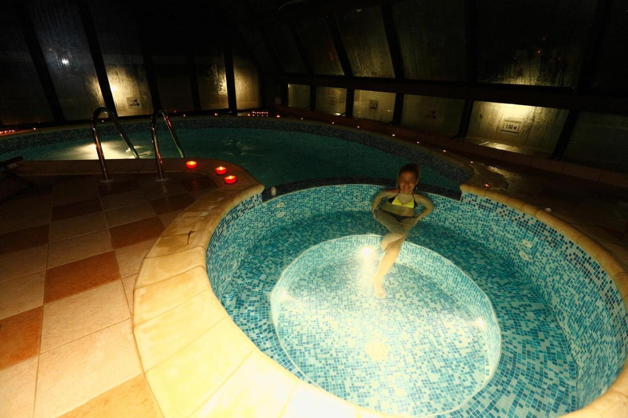 Evridika Hotel Devin Bagian luar foto