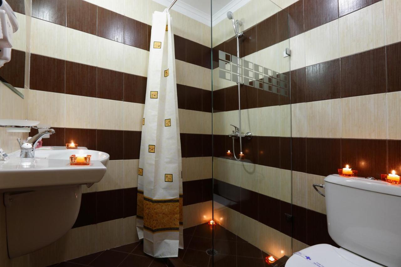 Evridika Hotel Devin Bagian luar foto