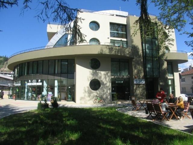 Evridika Hotel Devin Bagian luar foto